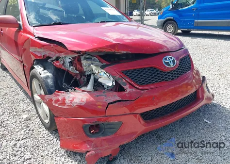 2011 Toyota Camry Se z USA, uszkodzony, nr VIN 4T1BF3EK4BU746588